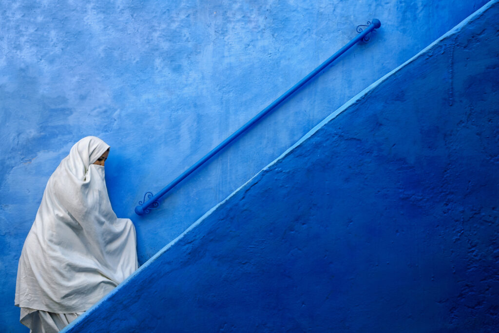 Few steps away — photograph by Fadhel Almutaghawi (STF One Frame 2025).