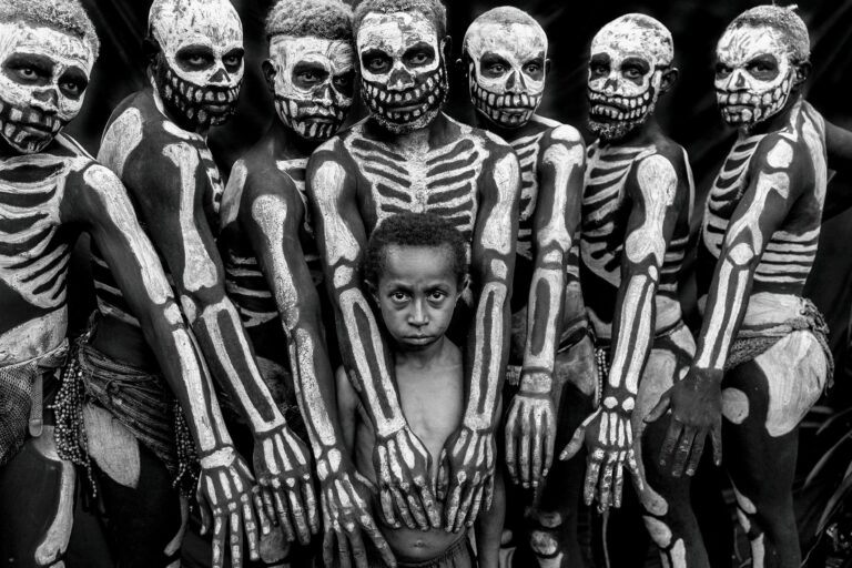 From life to death, photographed by Sanghamitra Sarkar. One Frame honourable mention, Shoot The Frame 2025.