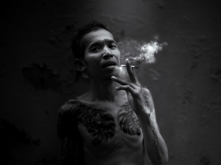 The cigarette break 2, photographed by Nicolas Desport. One Frame honourable mention, Shoot The Frame 2025.