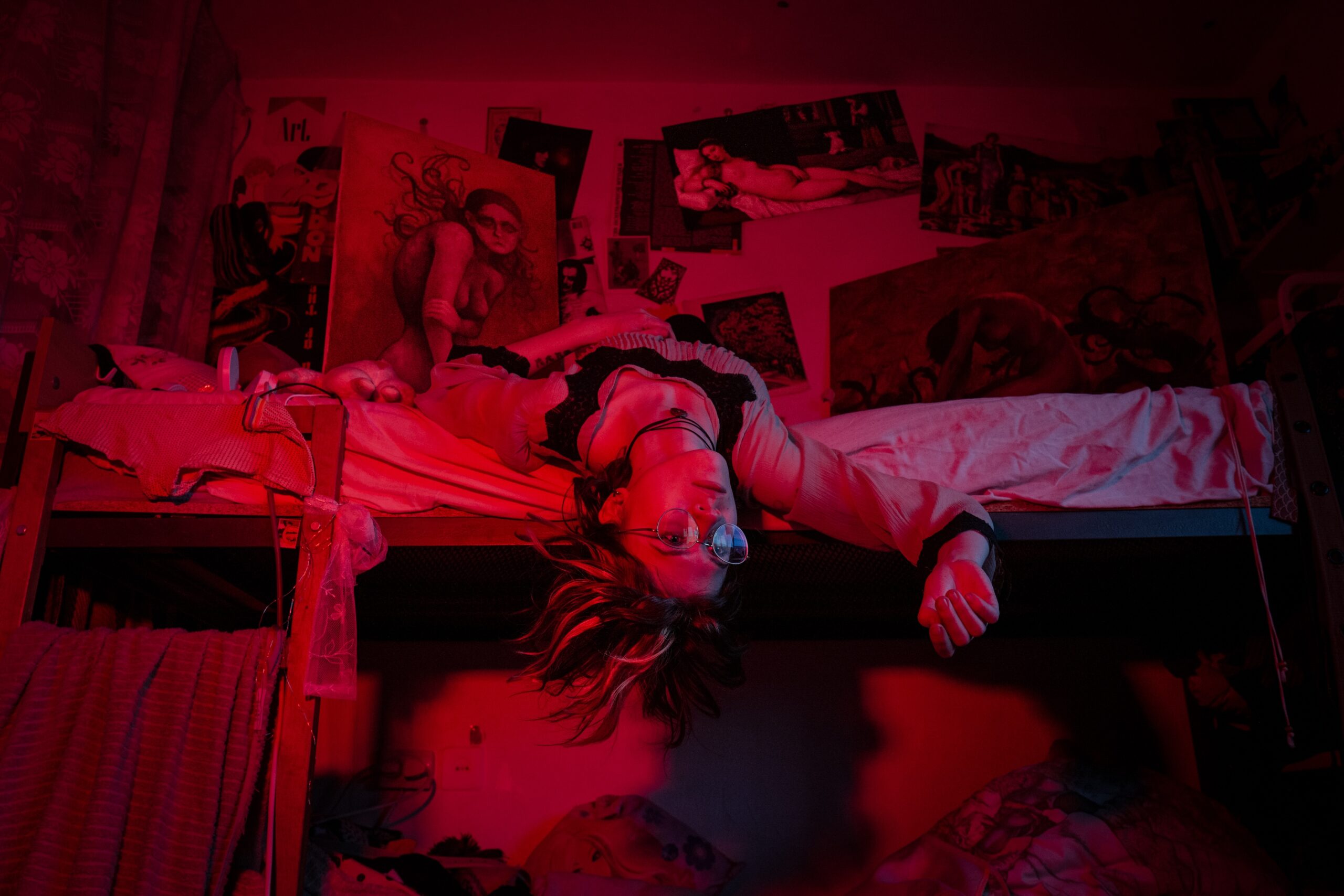 Frame 8 of 14 from Frontlines of Dignity, Shredded Skies and Other Love Stories, a photo essay by Marylise Vigneau
