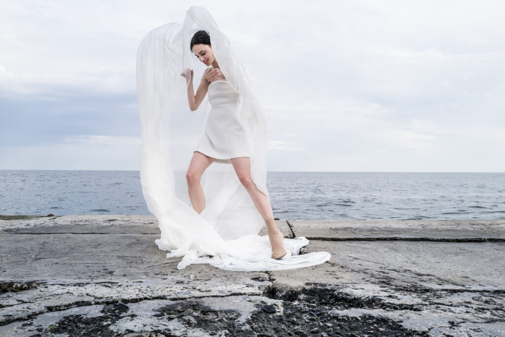Frame 12 of 14 from Frontlines of Dignity, Shredded Skies and Other Love Stories, a photo essay by Marylise Vigneau