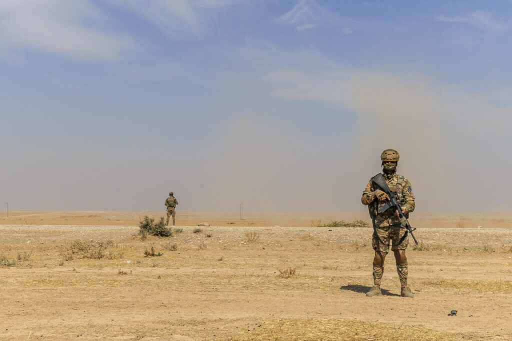 Frame 13 of 14 from The Unfinished War Against ISIS, a photo essay by Diego Baravelli