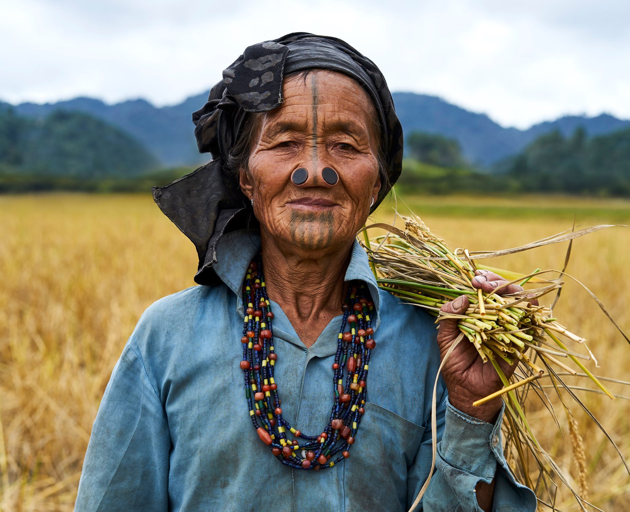 Apatani woman in Arunachal Pradesh, India, Arunachal Pradesh, Indien. Portrait photograph by Markus Korenjak, winner of the Shoot The Frame Portrait photography award, April 2020