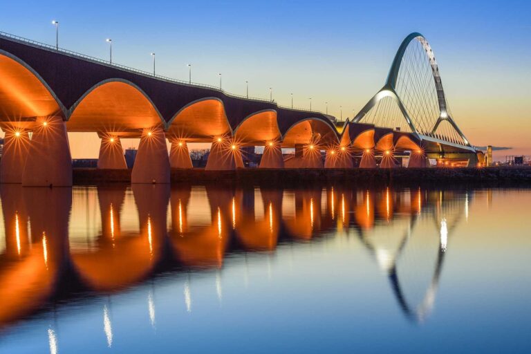 Bridge, city, lights. Landscape photograph by Sander Grefte, finalist in the Shoot The Frame Landscape photography award, January 2016