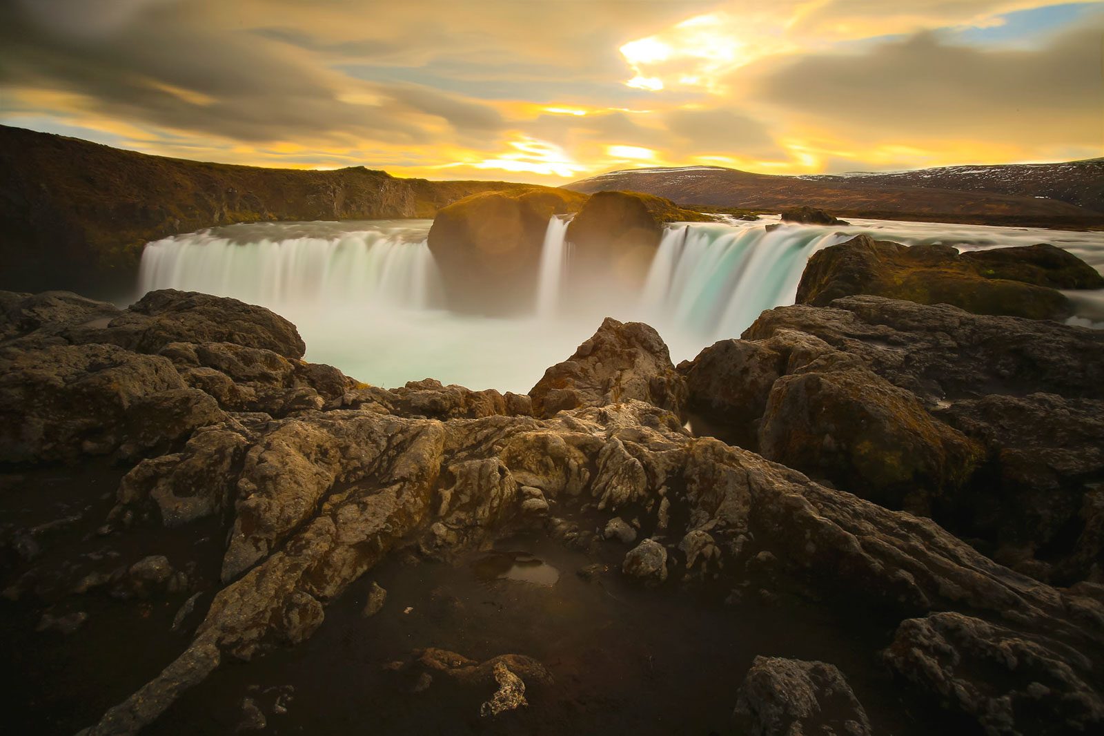 View, hills, falls. Landscape photograph by Ryan Shanley, finalist in the Shoot The Frame Landscape photography award, June 2016