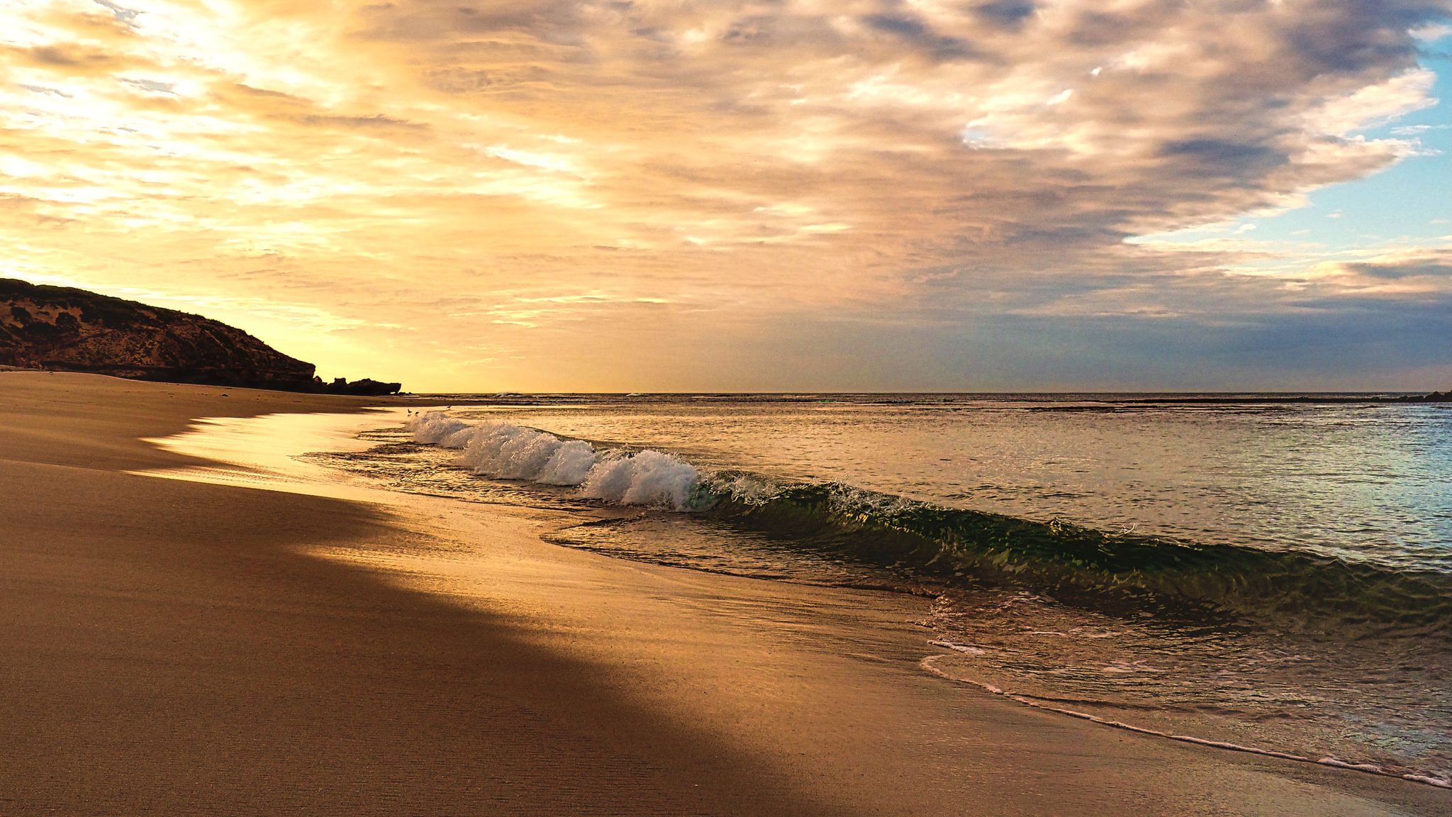 First light, Sorrento VIC 3943, Australia. Landscape photograph by Theresa Haley, finalist in the Shoot The Frame Landscape photography award, December 2020