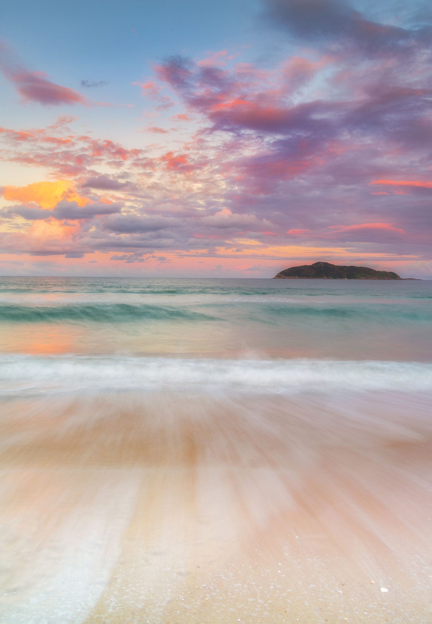 PASTEL SUNSET, Hawks Nest NSW Australia. Landscape photograph by Louise Richards, finalist in the Shoot The Frame Landscape photography award, April 2021