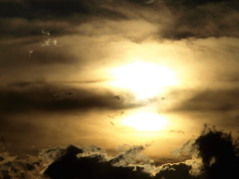 Sunset Horizon, Denver, CO, USA. Landscape photograph by Cat Garcia, finalist in the Shoot The Frame Landscape photography award, July 2022