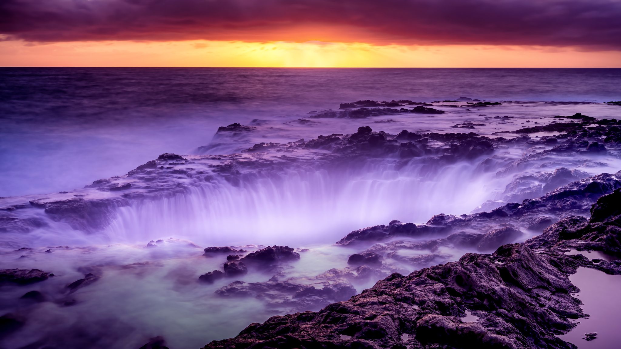 The Power of The Hole, El Bufadero La Garita, Gran Caneria. Landscape photograph by Julian Coleman, finalist in the Shoot The Frame Landscape photography award, November 2022