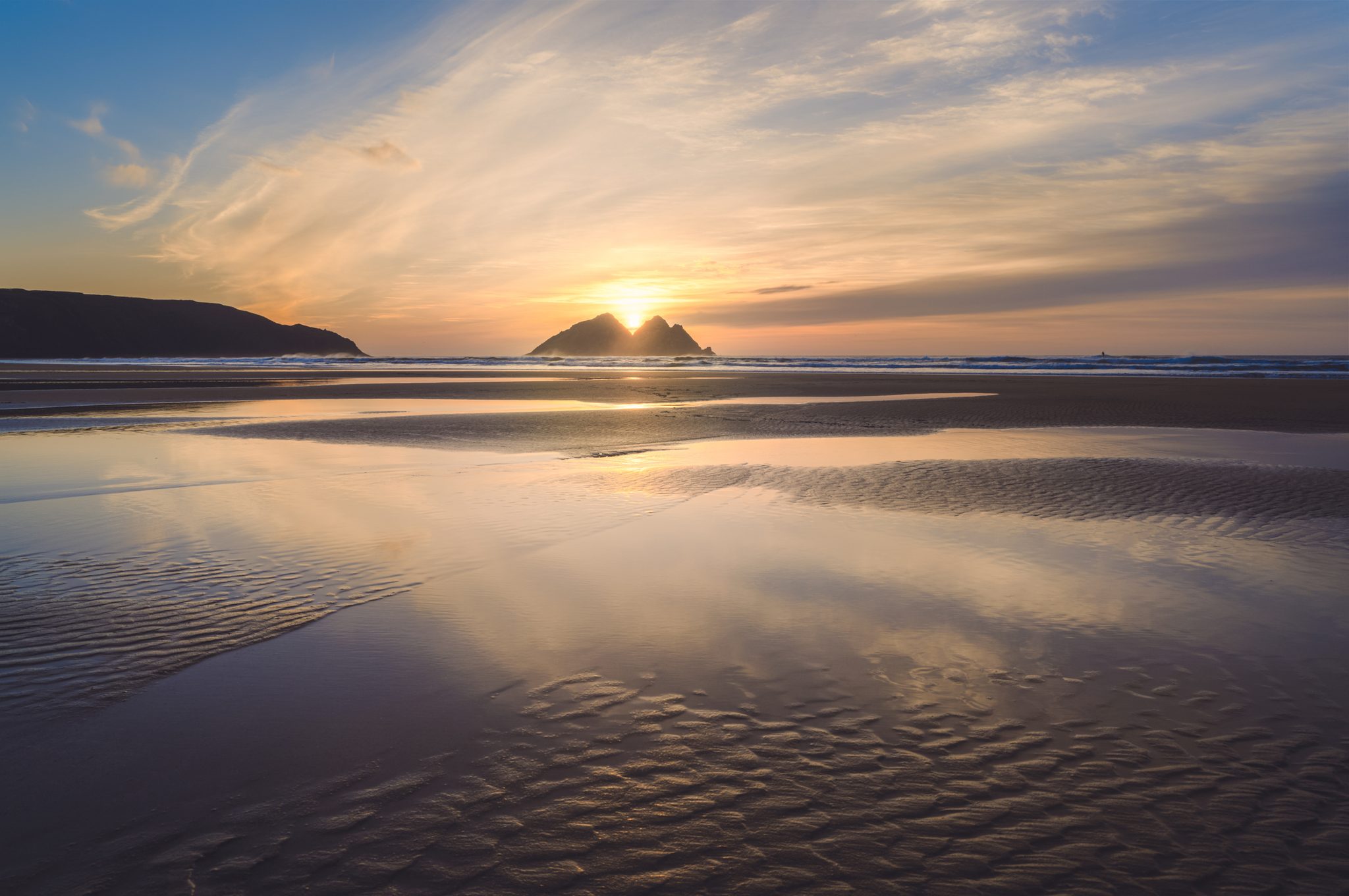 Holywell Bay, Holywell, Newquay TR8, UK. Landscape photograph by Tim Burgess, finalist in the Shoot The Frame Landscape photography award, June 2023