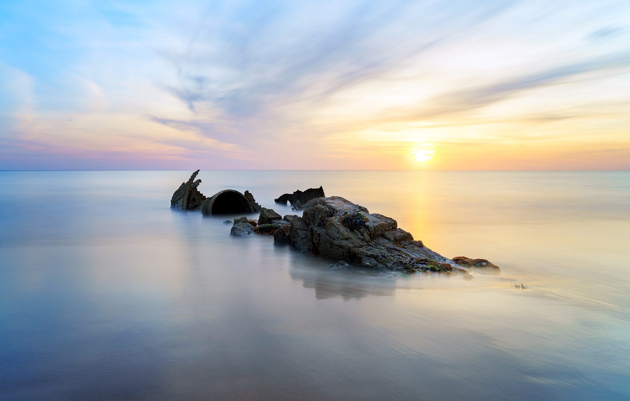 Broken, bude cornwall. Landscape photograph by Tim Burgess, finalist in the Shoot The Frame Landscape photography award, August 2023