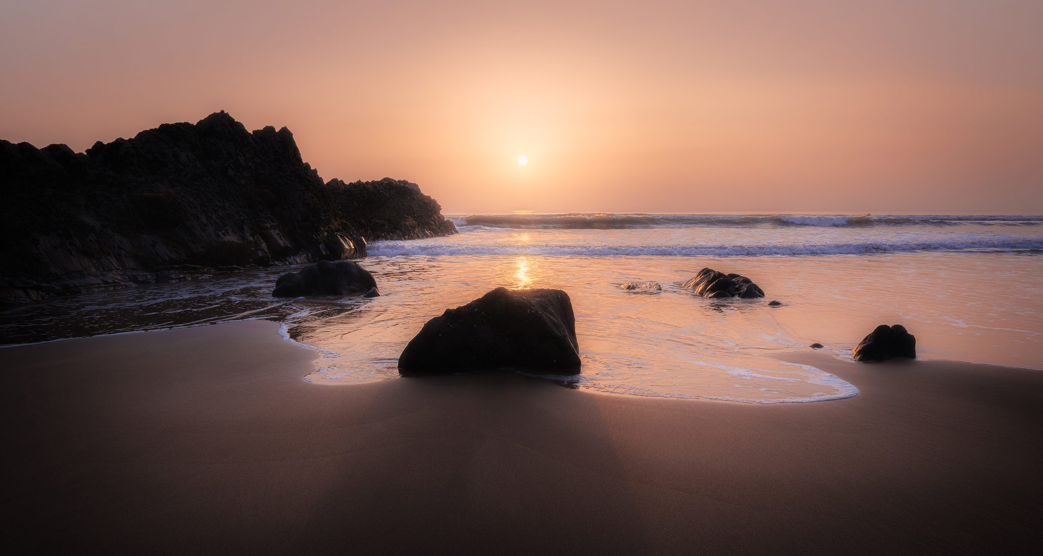 Between the rocks, Bude EX23, UK. Landscape photograph by Tim Burgess, finalist in the Shoot The Frame Landscape photography award, March 2024
