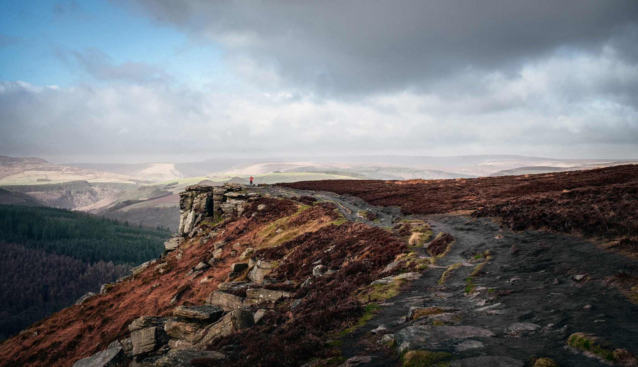 Walking Bamford Edge, Hope Valley S33 0EA, UK. Landscape photograph by Tim Burgess, finalist in the Shoot The Frame Landscape photography award, June 2024