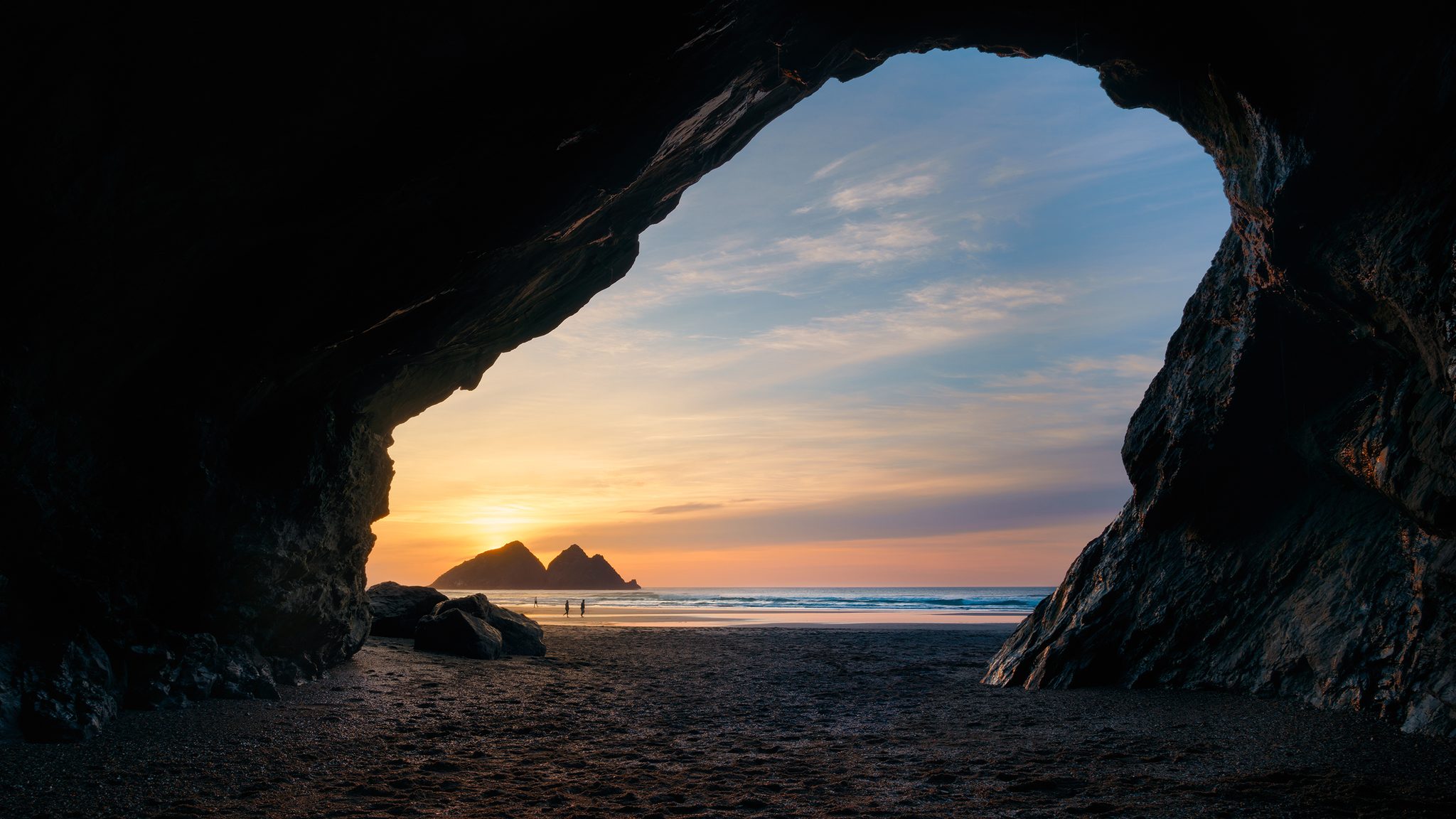 Holywell Bay Cave, Holywell, Newquay TR8, UK. Landscape photograph by Tim Burgess, finalist in the Shoot The Frame Landscape photography award, August 2024